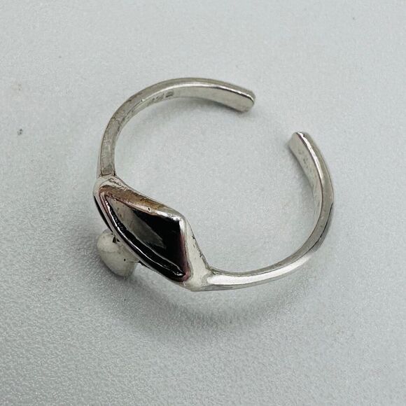 Sterling Silver Mushroom Toe Ring - Picture 4 of 4